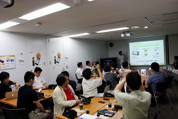 厳選された15名のブロガーが参加