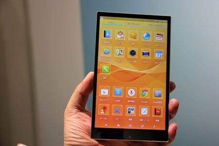 au発表会 2014 Spring AQUOS PAD SHT22（シャープ）